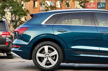 Внедорожник / Кроссовер Audi e-tron 2019 в 
