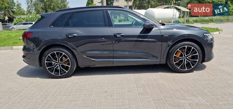 Внедорожник / Кроссовер Audi e-tron 2019 в Тернополе