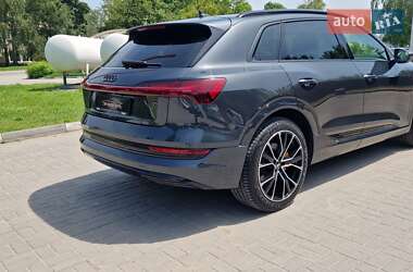 Внедорожник / Кроссовер Audi e-tron 2020 в 