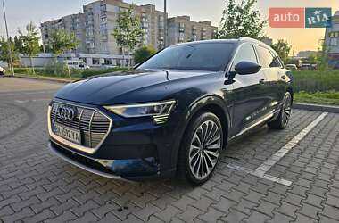 Внедорожник / Кроссовер Audi e-tron 2018 в 