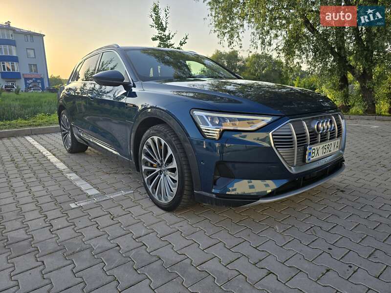 Внедорожник / Кроссовер Audi e-tron 2018 в 