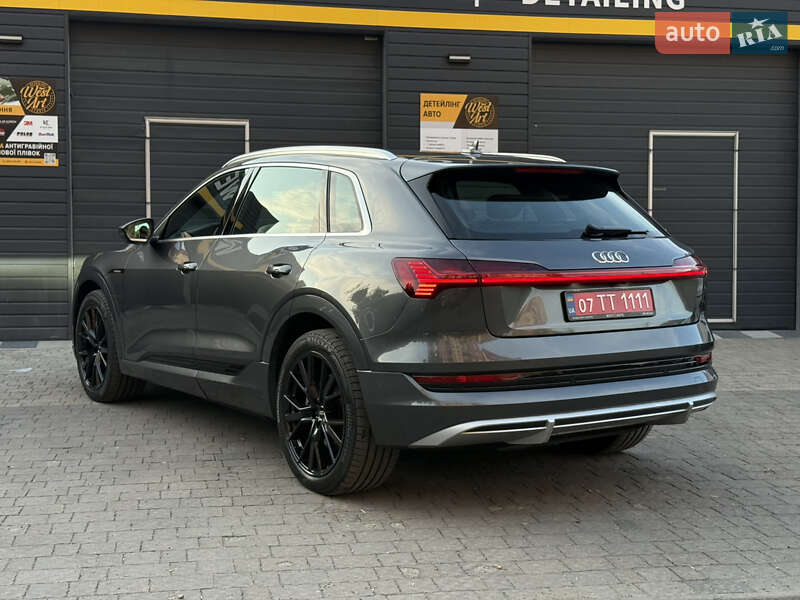 Внедорожник / Кроссовер Audi e-tron 2022 в Мукачево