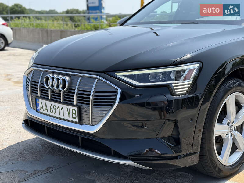Позашляховик / Кросовер Audi e-tron 2019 в Києві