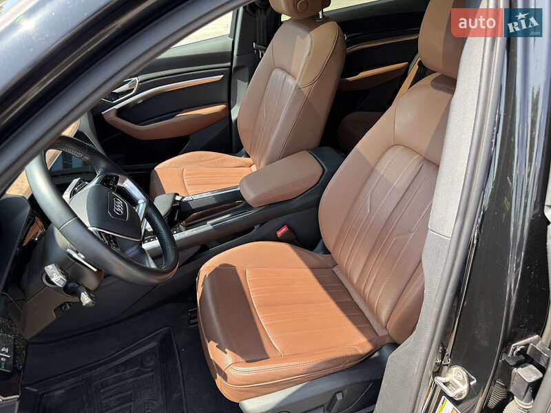 Позашляховик / Кросовер Audi e-tron 2019 в Києві