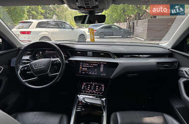 Внедорожник / Кроссовер Audi e-tron 2019 в 