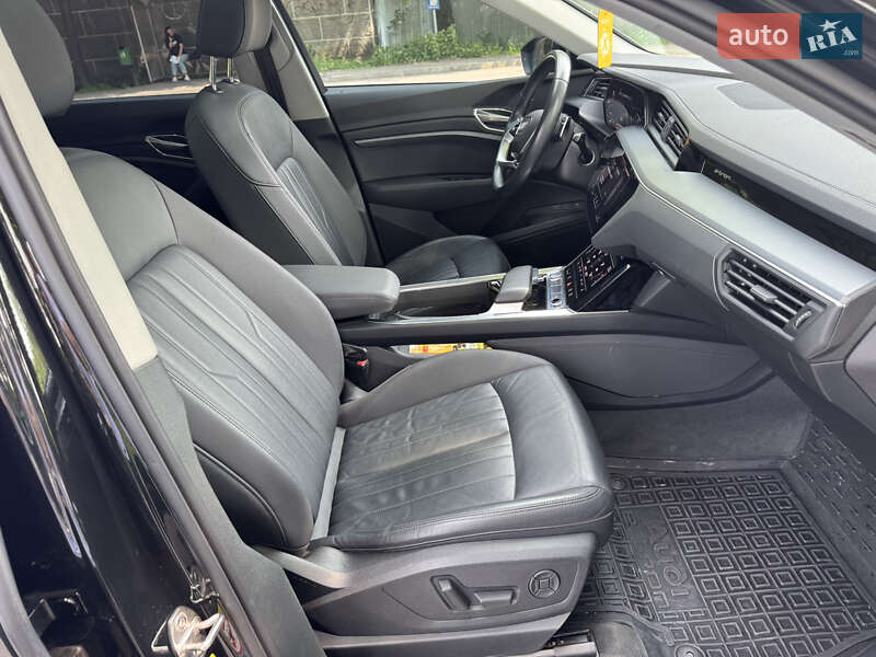 Внедорожник / Кроссовер Audi e-tron 2019 в Звягеле