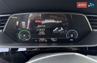 Внедорожник / Кроссовер Audi e-tron 2019 в 