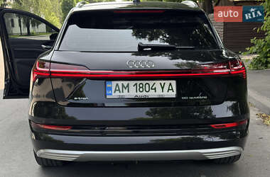 Внедорожник / Кроссовер Audi e-tron 2019 в 