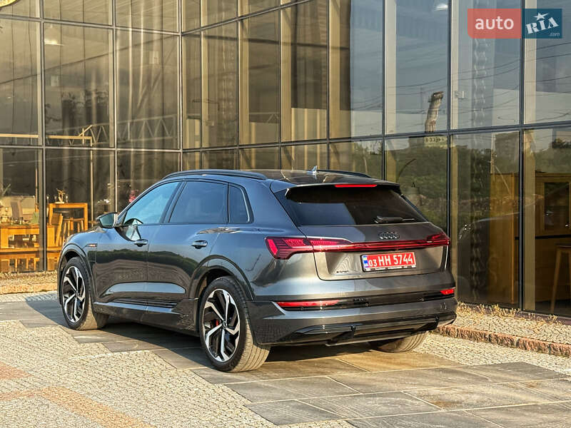 Внедорожник / Кроссовер Audi e-tron 2023 в Мукачево