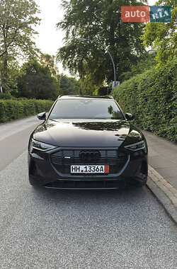Внедорожник / Кроссовер Audi e-tron 2023 в 