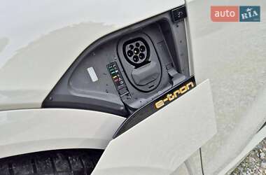 Внедорожник / Кроссовер Audi e-tron 2020 в 