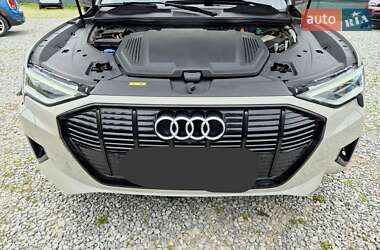 Внедорожник / Кроссовер Audi e-tron 2020 в 