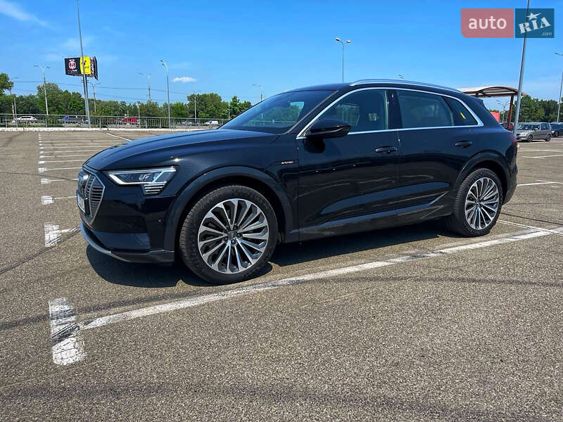 Внедорожник / Кроссовер Audi e-tron 2019 в Киеве