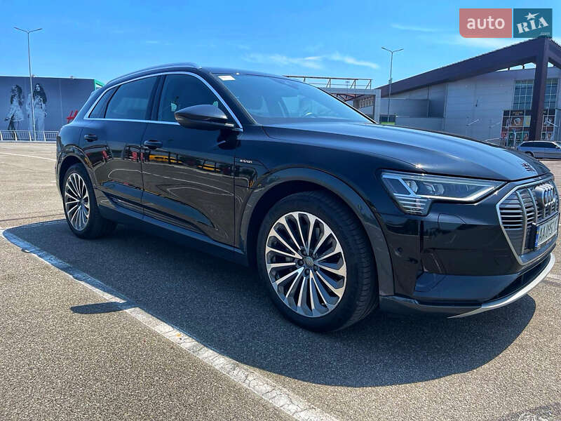 Внедорожник / Кроссовер Audi e-tron 2019 в Киеве
