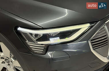 Внедорожник / Кроссовер Audi e-tron 2020 в 