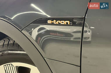 Внедорожник / Кроссовер Audi e-tron 2020 в 