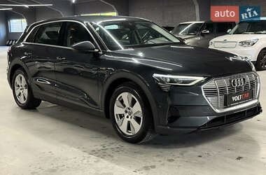 Внедорожник / Кроссовер Audi e-tron 2020 в 