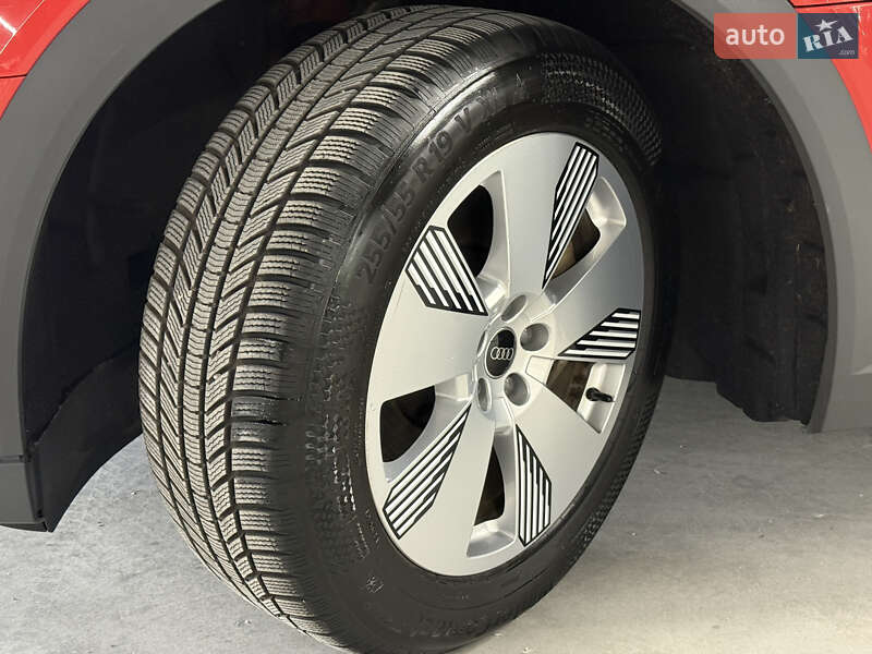 Внедорожник / Кроссовер Audi e-tron 2020 в Владимире