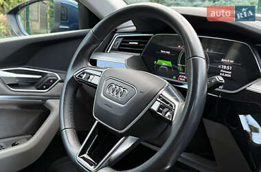 Внедорожник / Кроссовер Audi e-tron 2021 в 