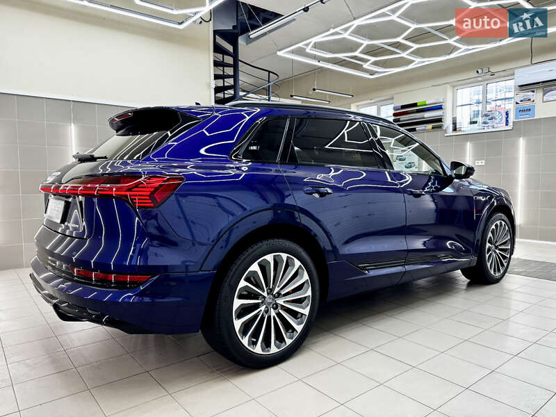 Внедорожник / Кроссовер Audi e-tron 2020 в Киеве