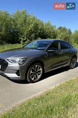 Внедорожник / Кроссовер Audi e-tron 2020 в 