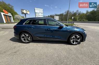 Внедорожник / Кроссовер Audi e-tron 2020 в 