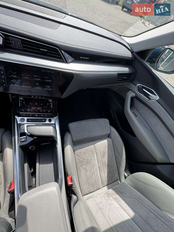 Позашляховик / Кросовер Audi e-tron 2020 в Києві