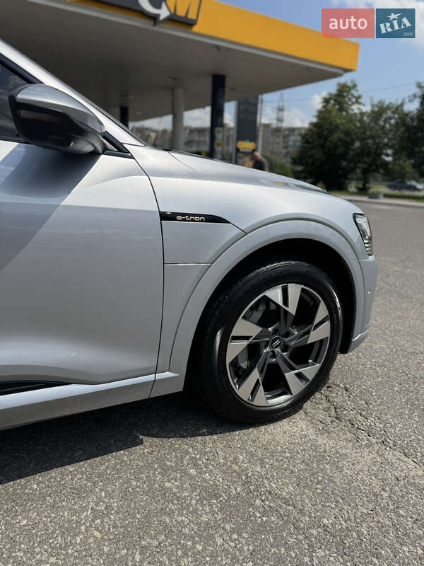 Внедорожник / Кроссовер Audi e-tron 2020 в Киеве