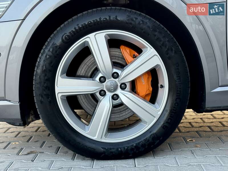 Внедорожник / Кроссовер Audi e-tron 2020 в Тернополе