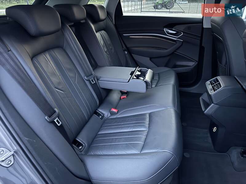 Внедорожник / Кроссовер Audi e-tron 2020 в Тернополе