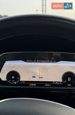 Внедорожник / Кроссовер Audi e-tron 2020 в 