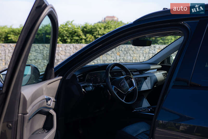 Внедорожник / Кроссовер Audi e-tron 2020 в Ужгороде