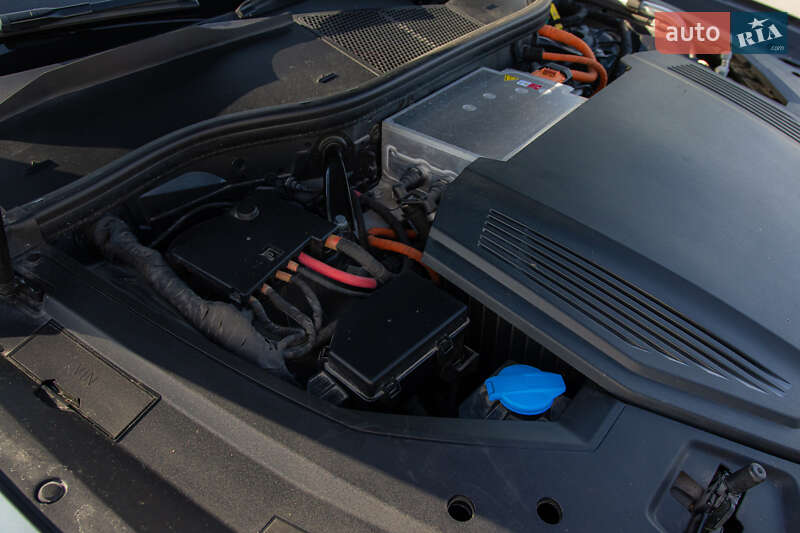 Внедорожник / Кроссовер Audi e-tron 2020 в Ужгороде