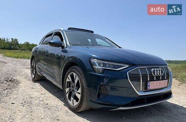 Внедорожник / Кроссовер Audi e-tron 2020 в 