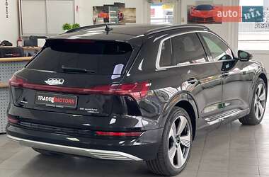 Внедорожник / Кроссовер Audi e-tron 2019 в 