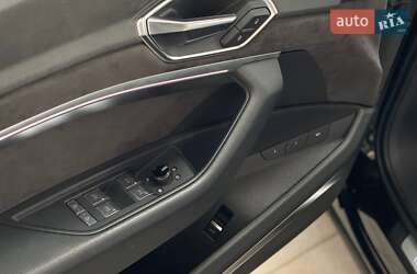 Внедорожник / Кроссовер Audi e-tron 2019 в 