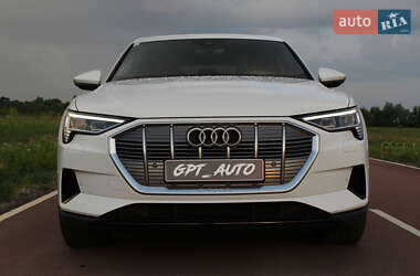 Внедорожник / Кроссовер Audi e-tron 2021 в 