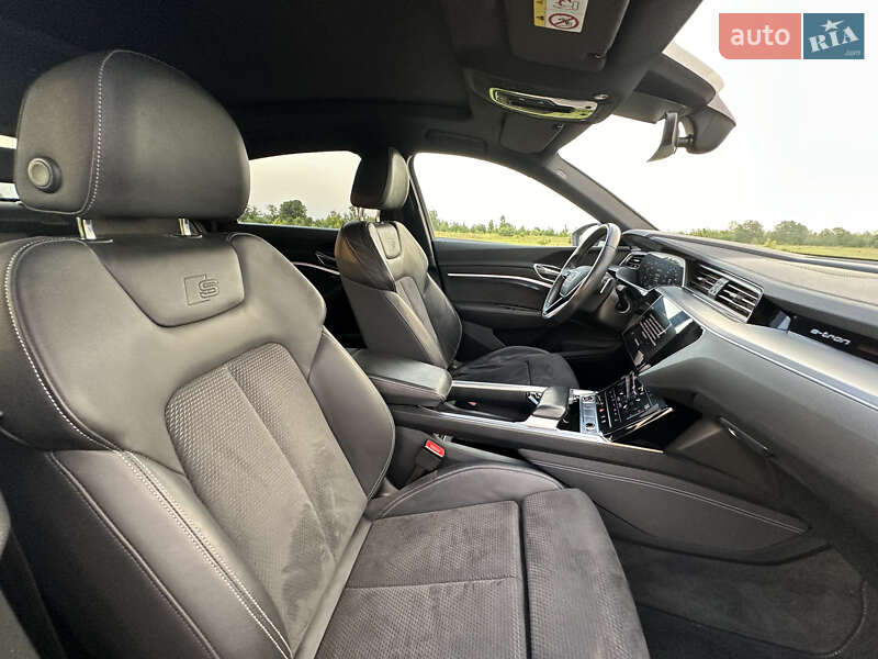 Внедорожник / Кроссовер Audi e-tron 2021 в Киеве