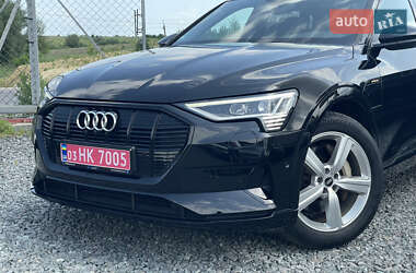 Внедорожник / Кроссовер Audi e-tron 2021 в 