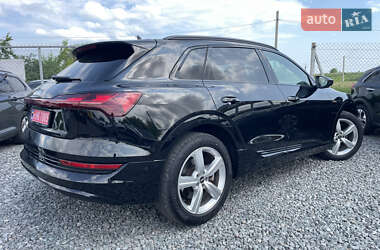 Внедорожник / Кроссовер Audi e-tron 2021 в 