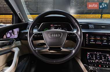 Позашляховик / Кросовер Audi e-tron 2019 в 