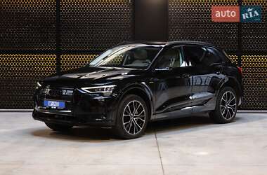 Позашляховик / Кросовер Audi e-tron 2019 в 