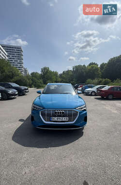Внедорожник / Кроссовер Audi e-tron 2019 в 