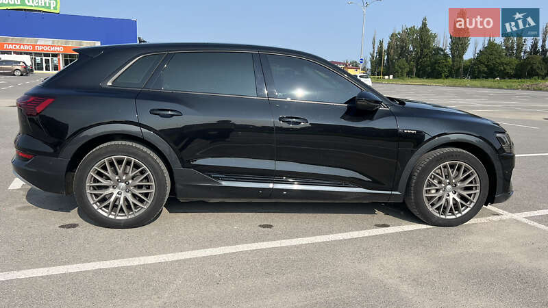 Внедорожник / Кроссовер Audi e-tron 2020 в Каменец-Подольском