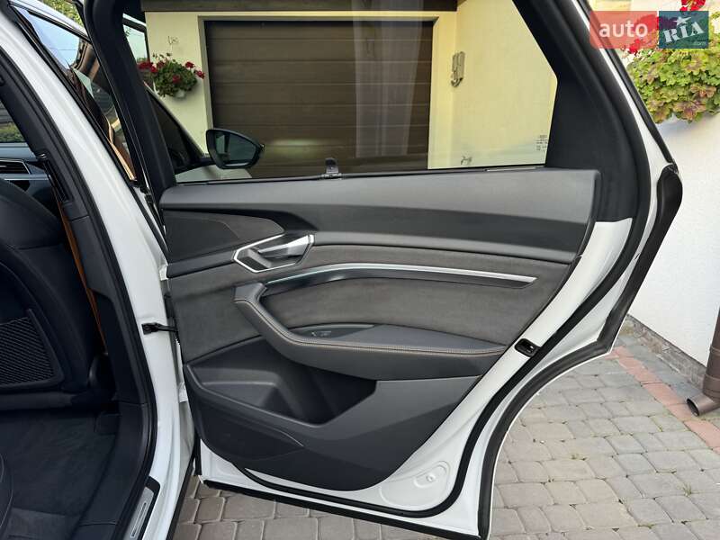 Внедорожник / Кроссовер Audi e-tron 2022 в Луцке