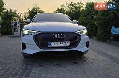 Внедорожник / Кроссовер Audi e-tron 2022 в 