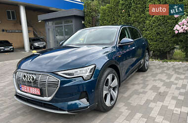 Внедорожник / Кроссовер Audi e-tron 2022 в 