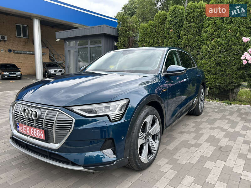 Позашляховик / Кросовер Audi e-tron 2022 в Києві
