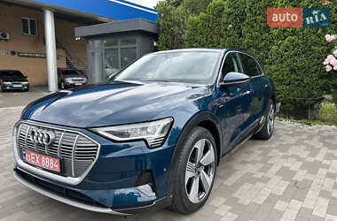 Внедорожник / Кроссовер Audi e-tron 2022 в 