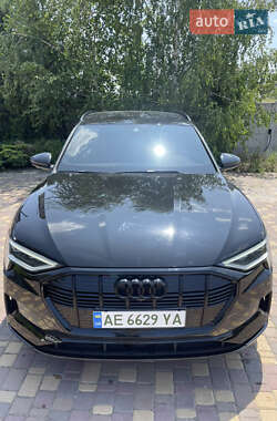 Внедорожник / Кроссовер Audi e-tron 2020 в 
